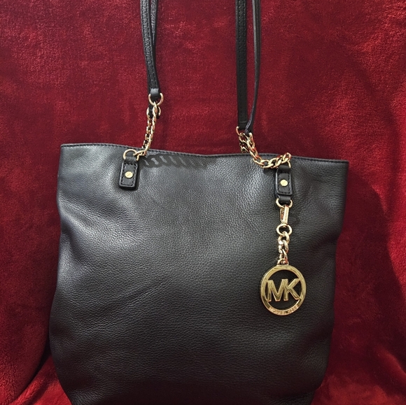 Michael Kors Jet Set Chain Navy Blue Pebble Leather Tote/Handbag - Picture 2 of 12